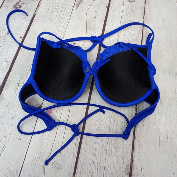 2 Piece Victoria's Secret Bikini Tops set - Picture 6 of 7